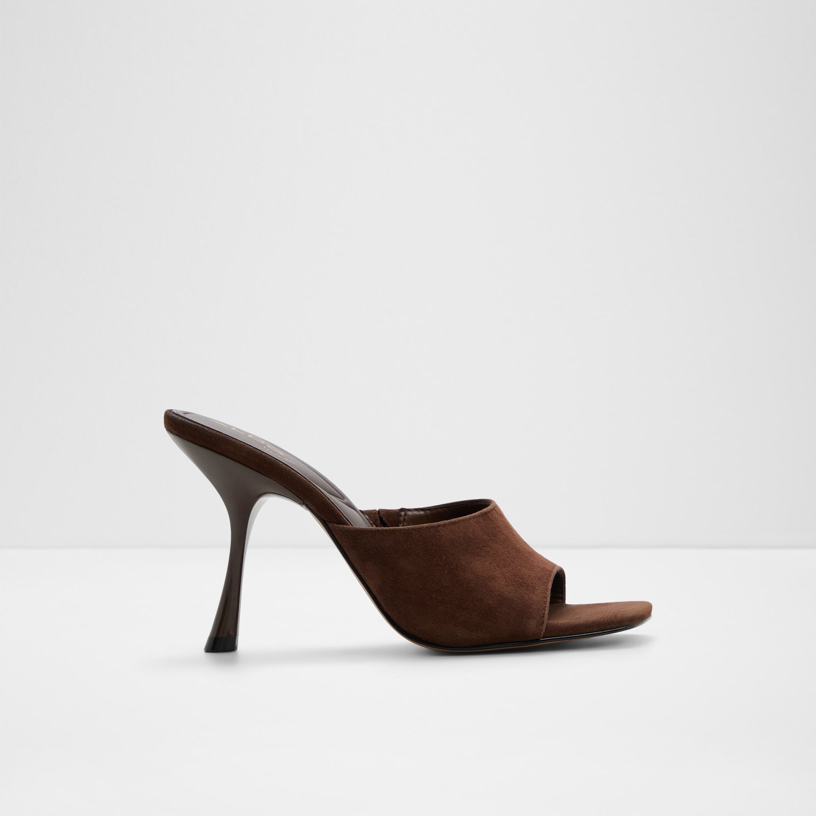 comacan_brown_201-001-046_main_sq_nt_1600x1600