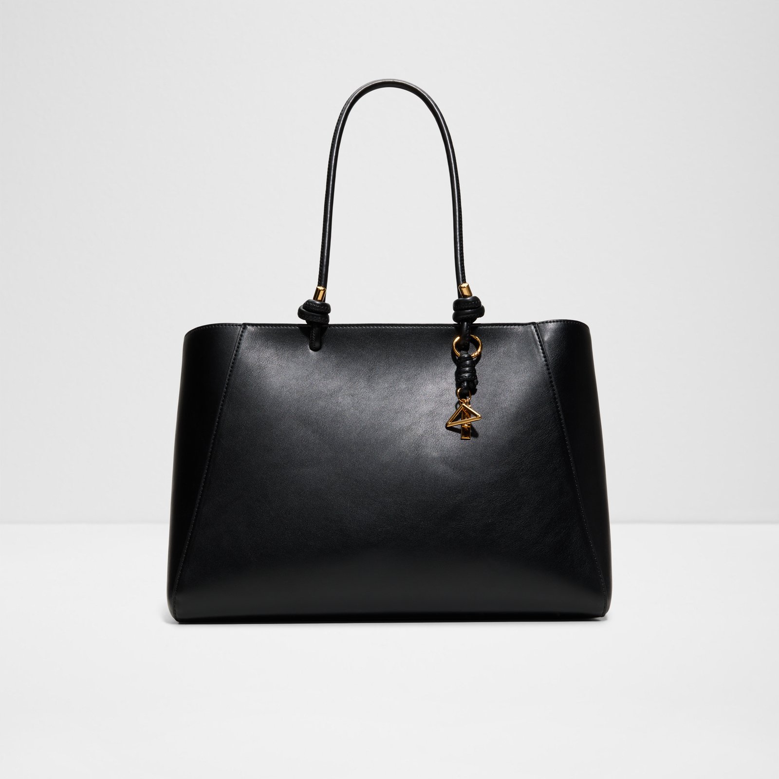 lilytote_black_006-002-029_main_sq_nt_1600x1600