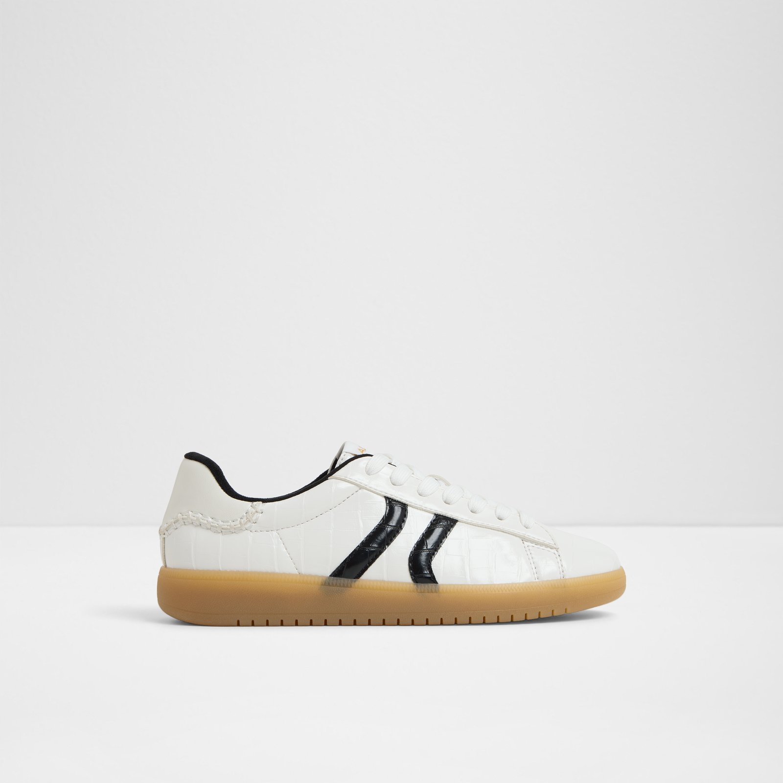 Chicsneaker2