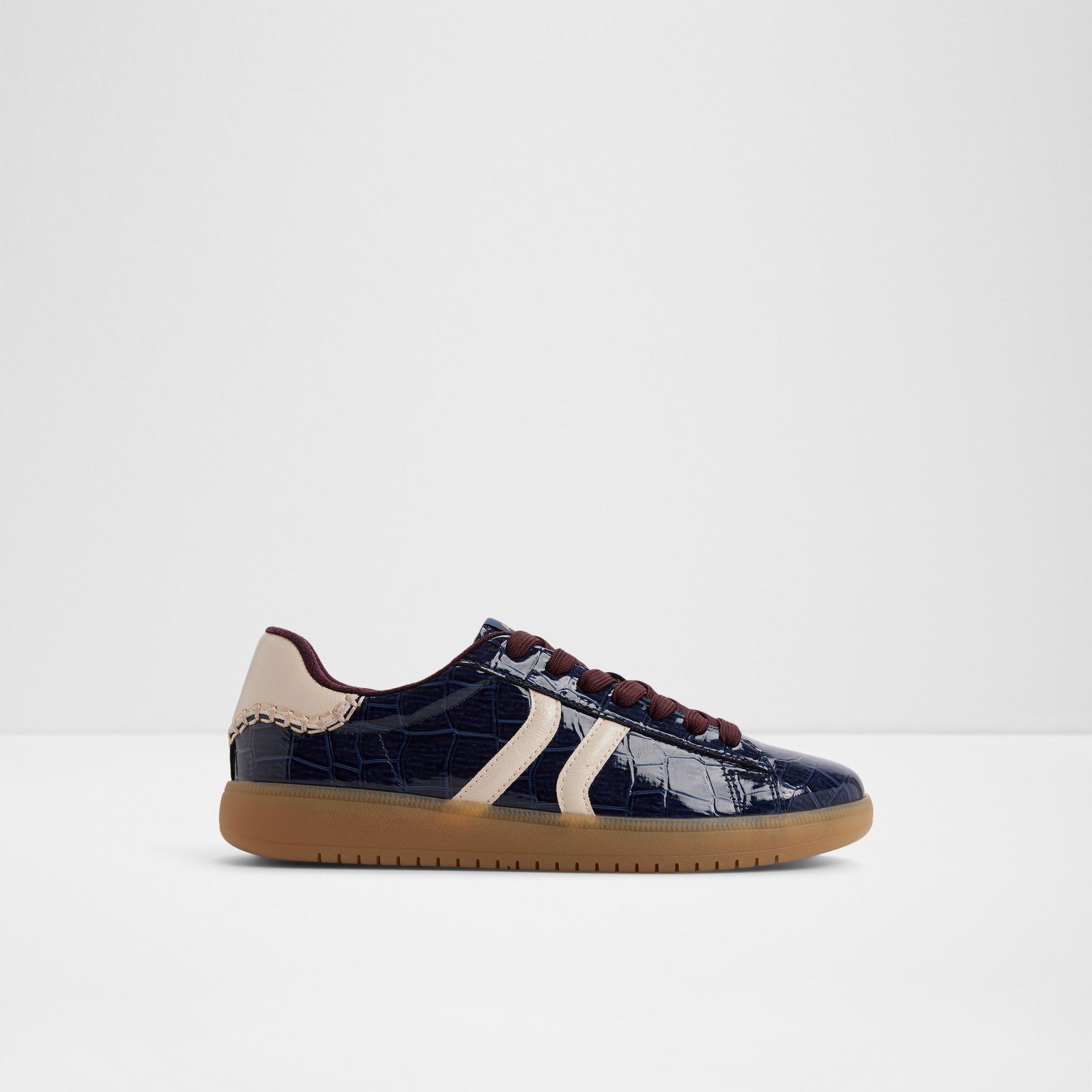 Chicsneaker2