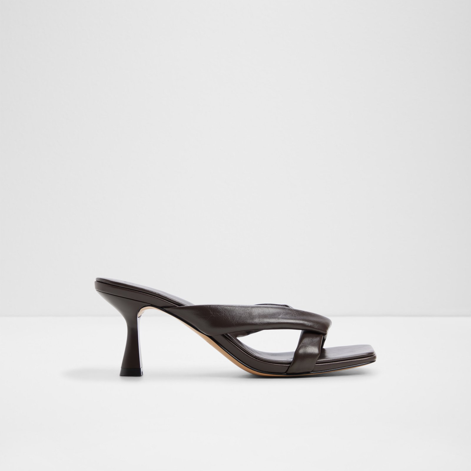 zenna_brown_201-002-043_main_sq_nt_1600x1600